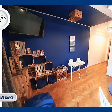 Hostel Mlotek I Perlik Tarnowskie Góry Exteriör bild