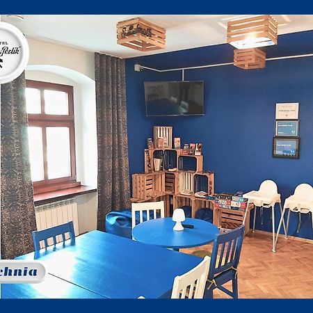 Hostel Mlotek I Perlik Tarnowskie Góry Exteriör bild