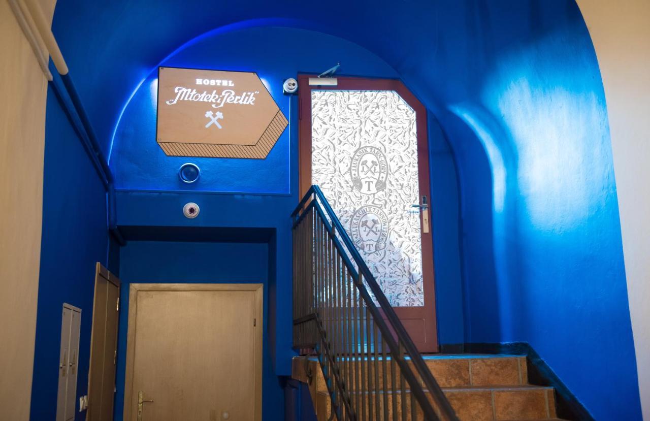 Hostel Mlotek I Perlik Tarnowskie Góry Exteriör bild