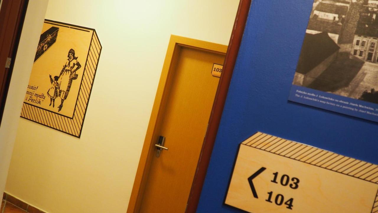 Hostel Mlotek I Perlik Tarnowskie Góry Exteriör bild