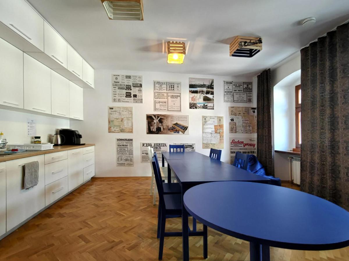 Hostel Mlotek I Perlik Tarnowskie Góry Exteriör bild
