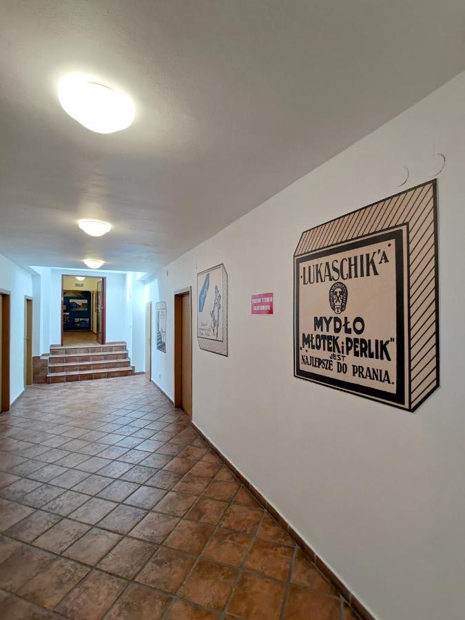 Hostel Mlotek I Perlik Tarnowskie Góry Exteriör bild