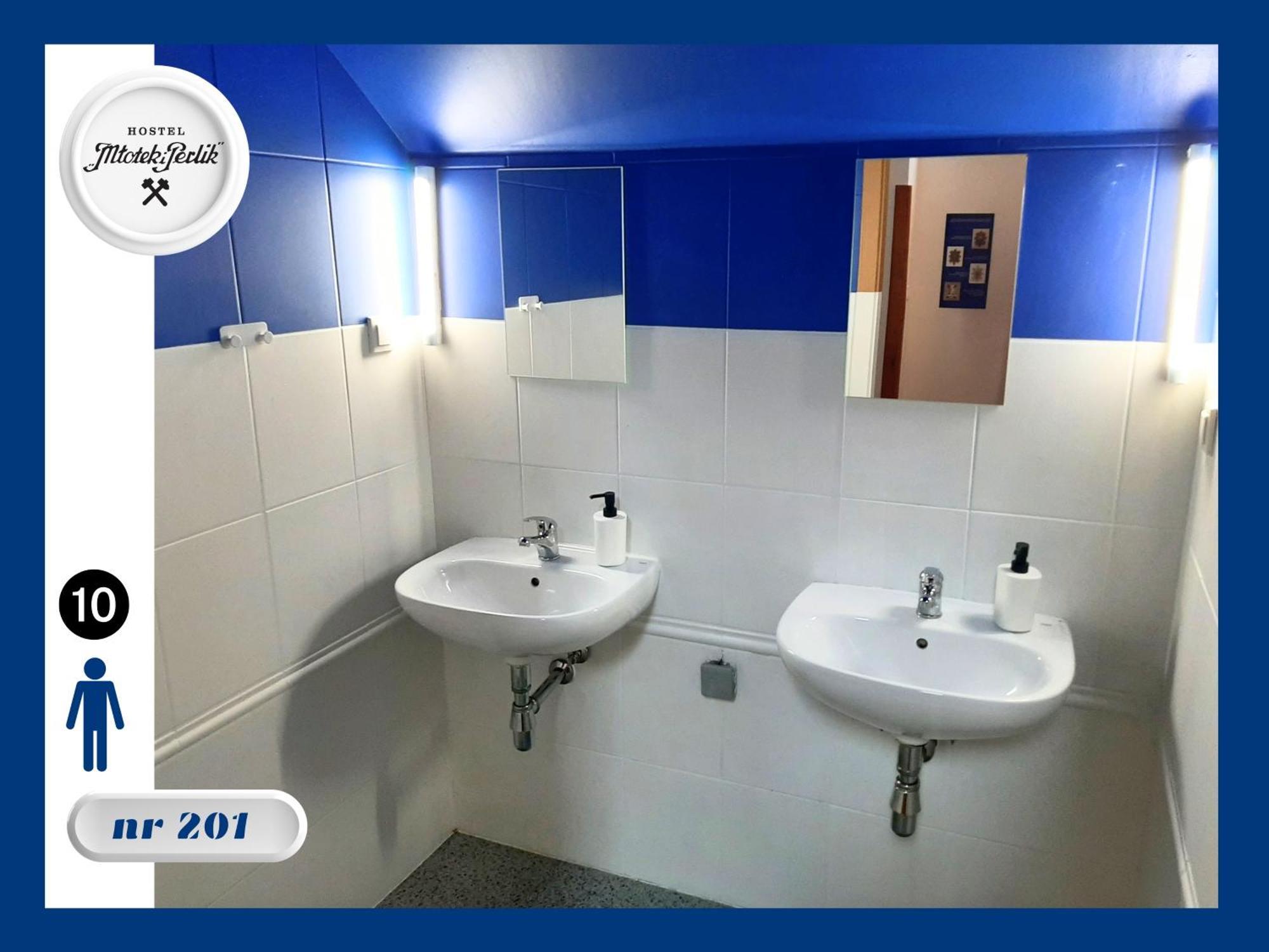 Hostel Mlotek I Perlik Tarnowskie Góry Exteriör bild