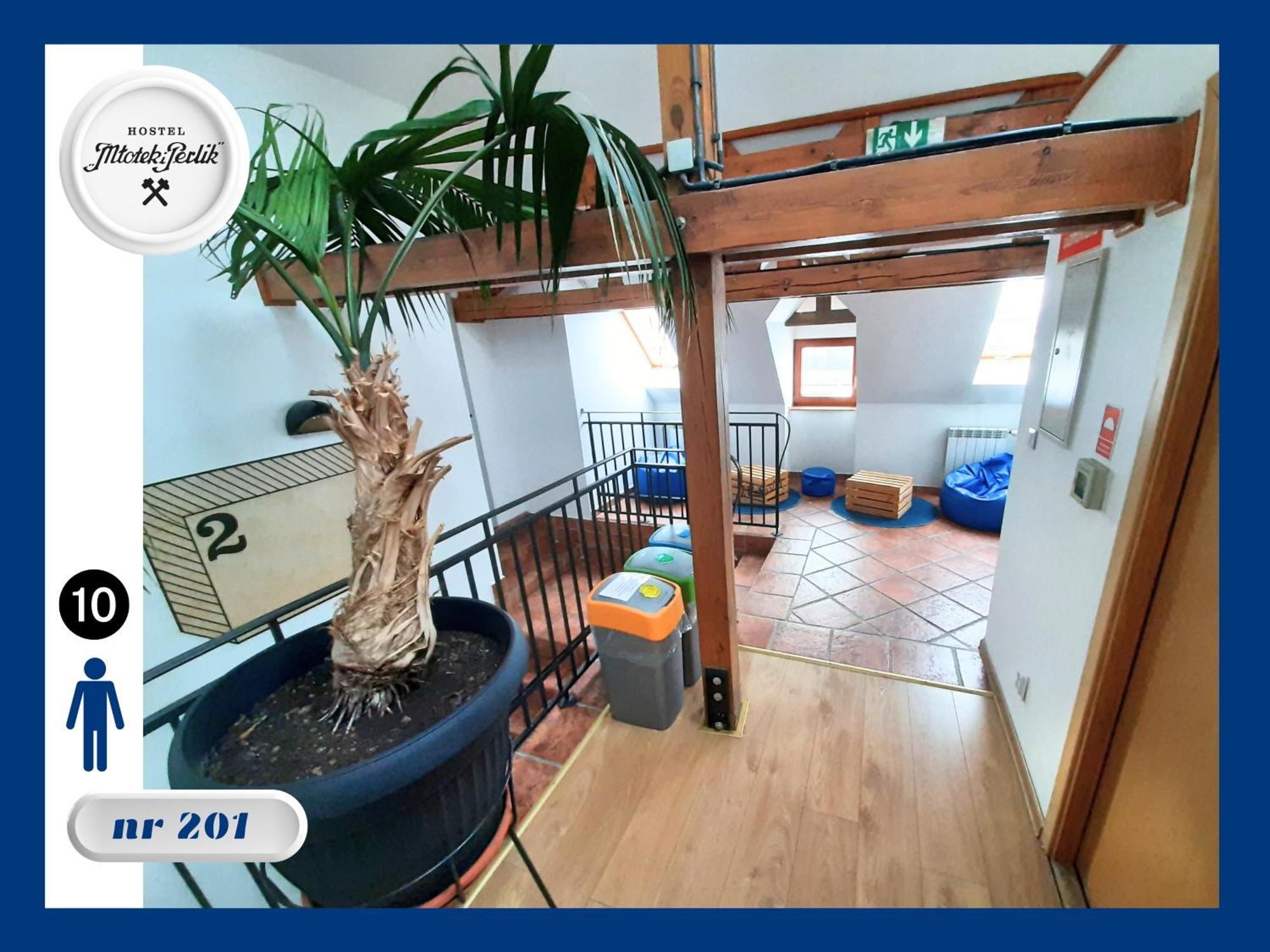 Hostel Mlotek I Perlik Tarnowskie Góry Exteriör bild